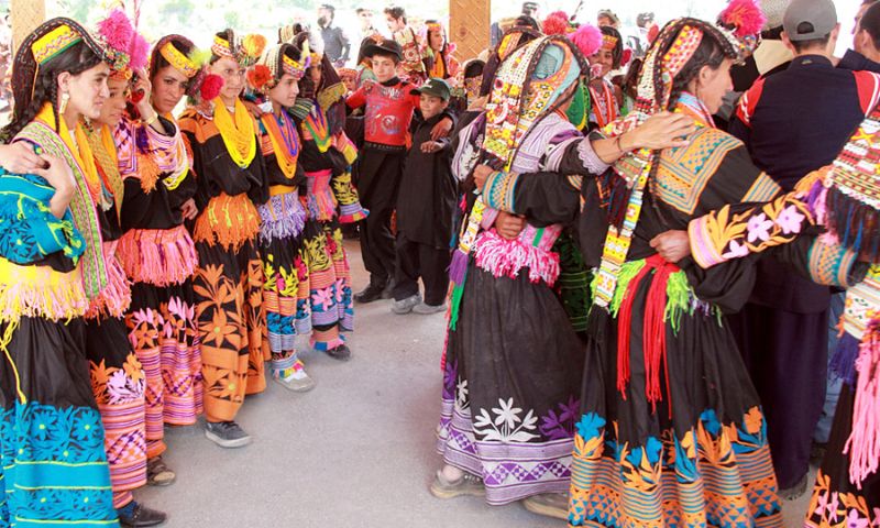 Slide /images/destinations/cultural-tours/Zhoshi-Chilim-Jusht-Spring-Festival.jpg